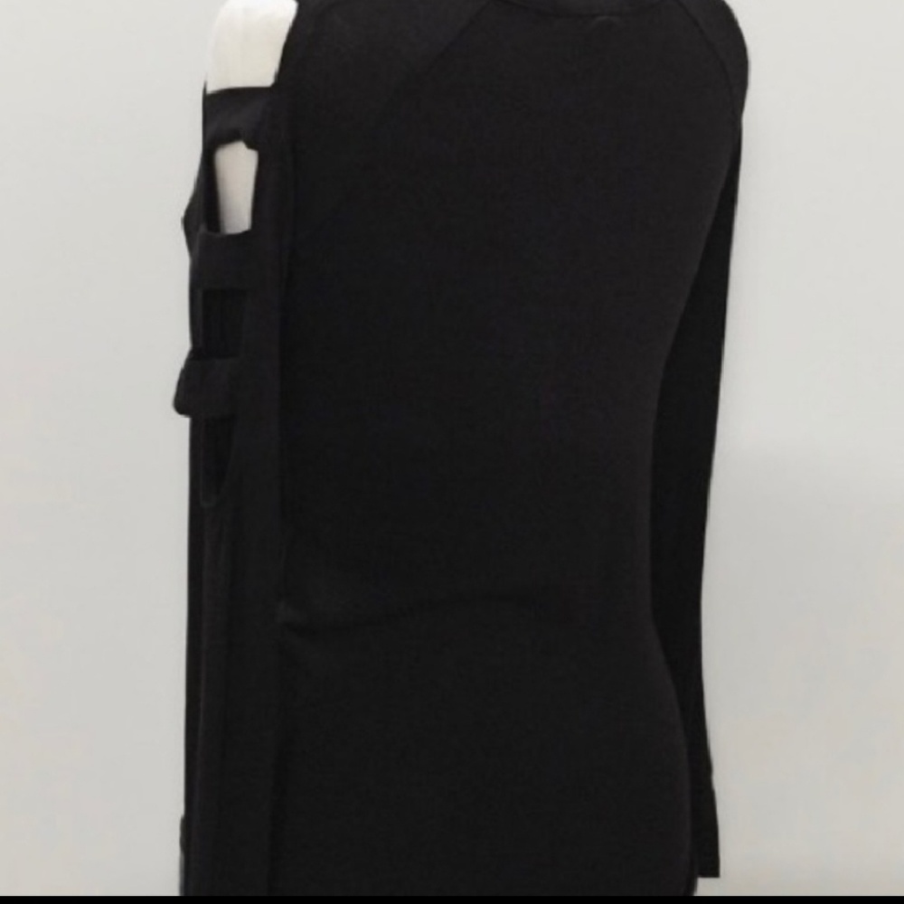FREE new cut out ladder long sleeve top - Picture 5 of 5